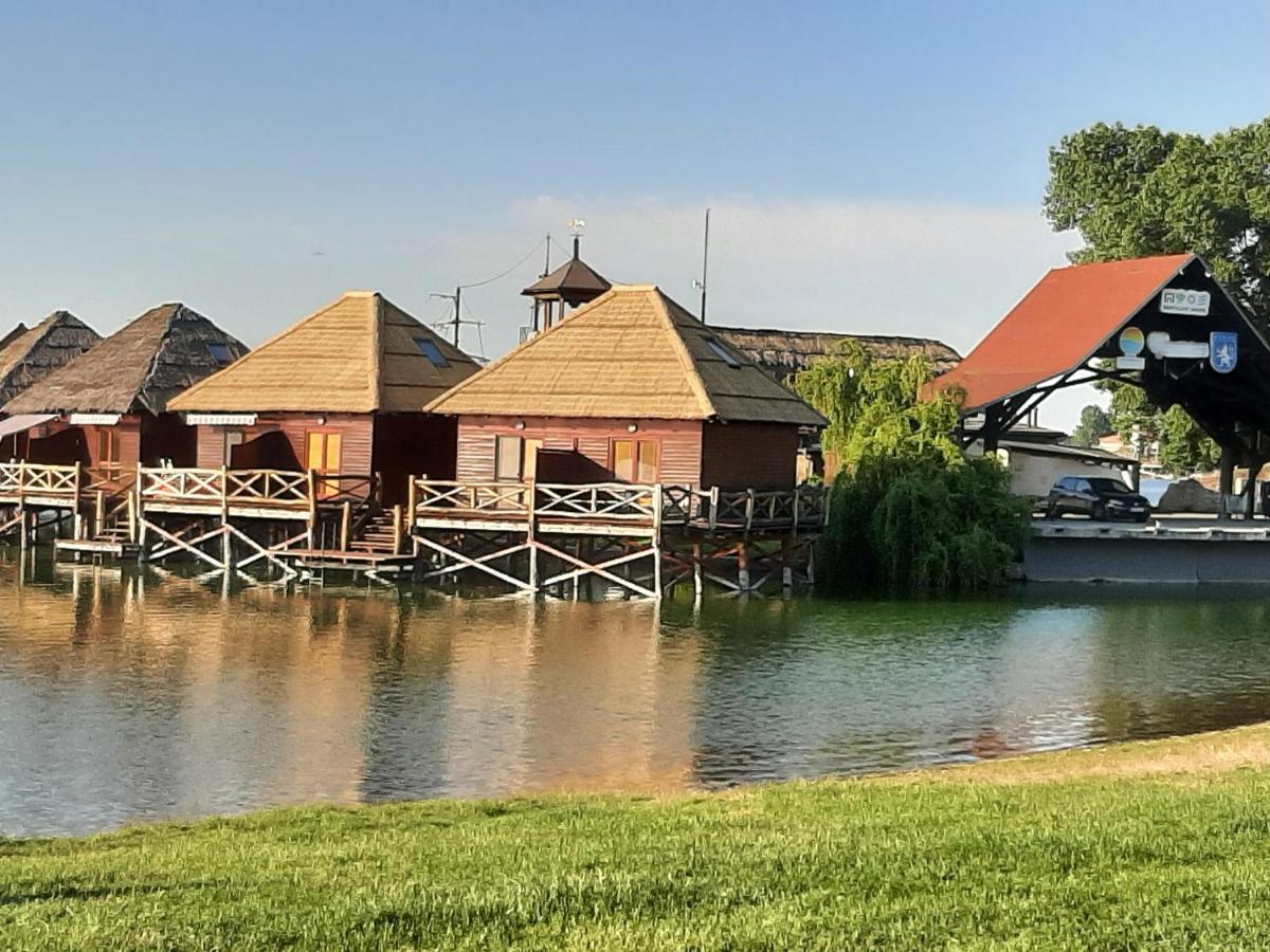 Ferienwohnung Apartman Pri Jazere - Slnecne Jazera Juh Senec Exterior foto